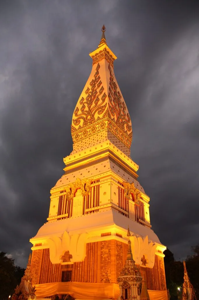 องค์พระธาตุพนมในแสงยามเย็น