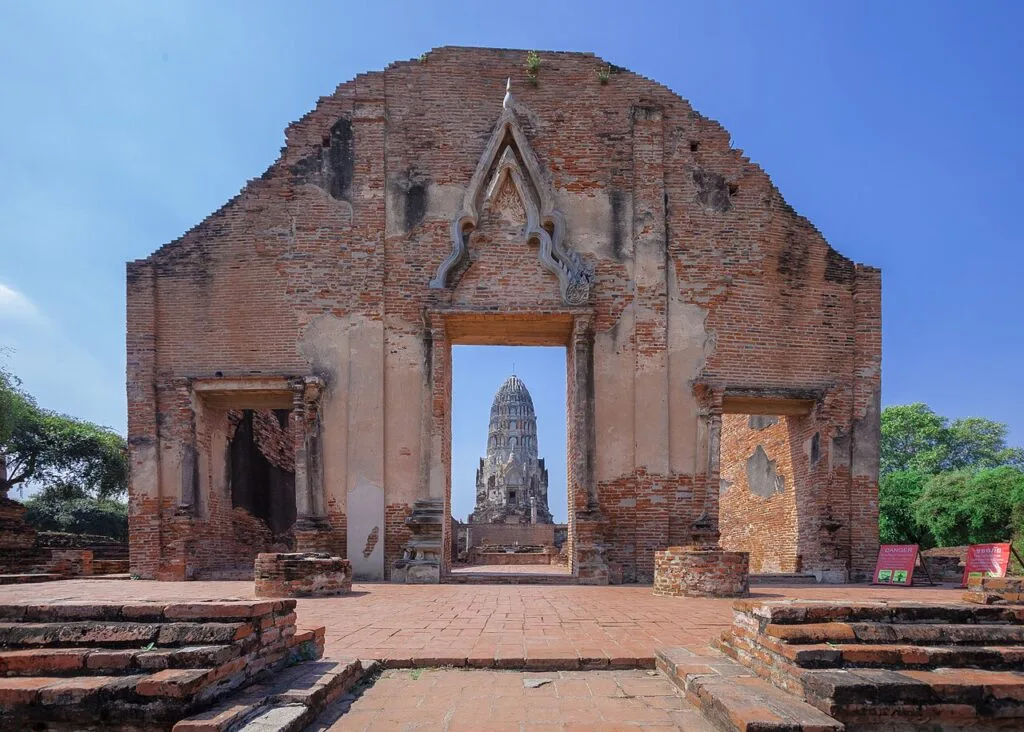 ประตูทางเข้าวัดราชบูรณะในอุทยานประวัติศาสตร์พระนครศรีอยุธยา