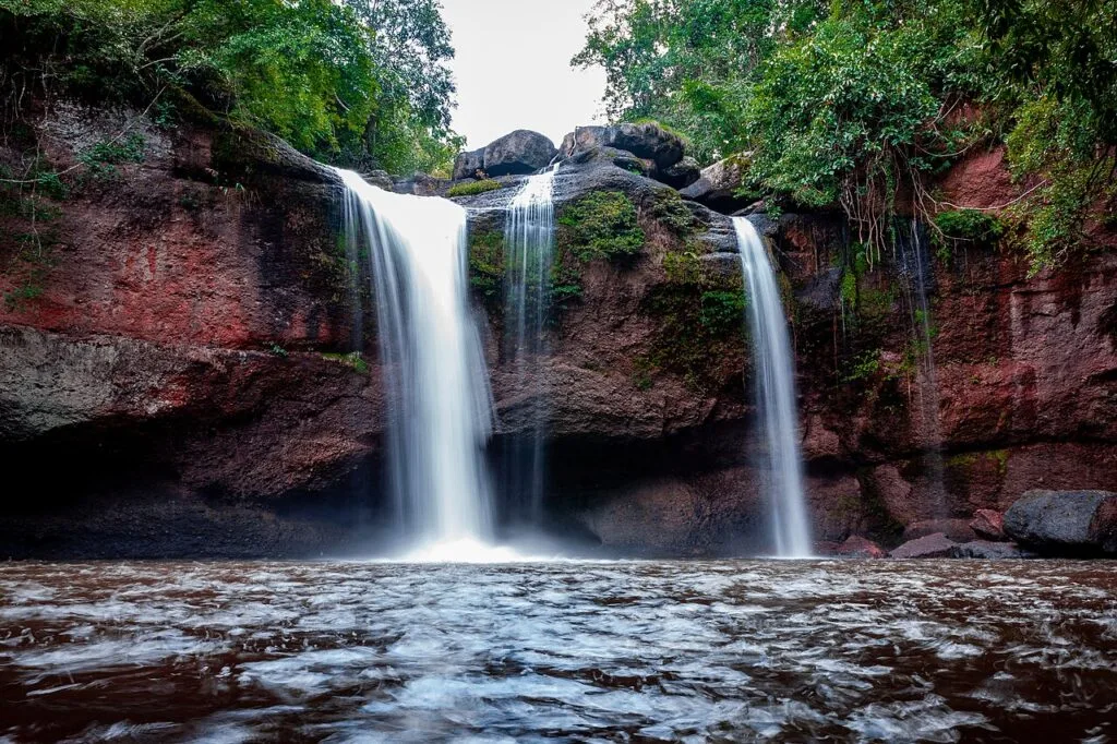 น้ำตกเหวสุวัตในอุทยานแห่งชาติเขาใหญ่