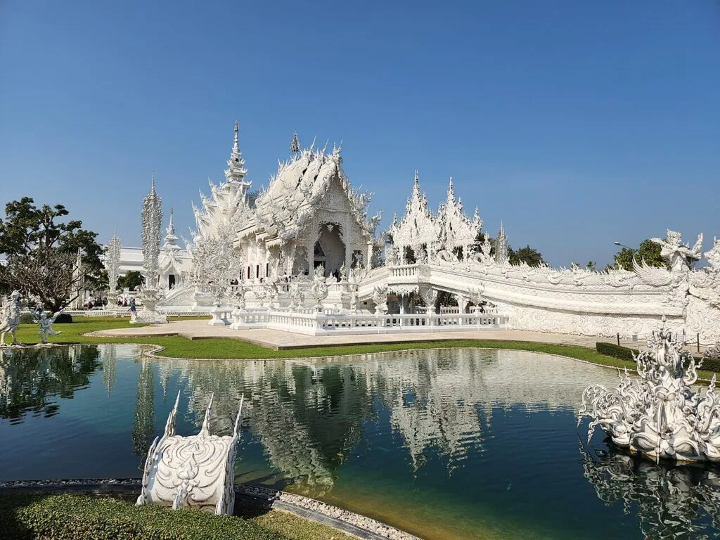 สถาปัตยกรรมร่วมสมัยภายในวัดร่องขุ่น
