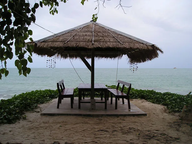 ภาพประกอบ เกาะเสม็ด ระยอง — หาดทรายแก้วทะเลใสใกล้กรุง